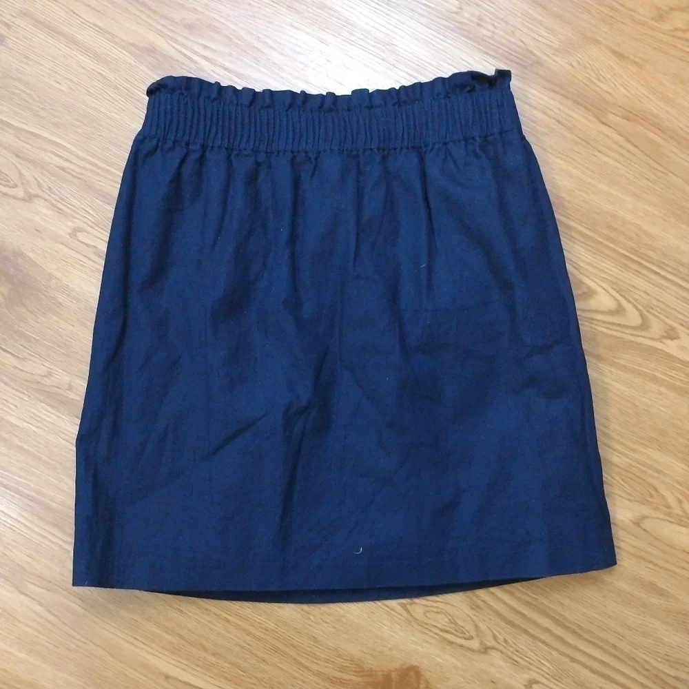 J.CREW Factory Navy‎ Blue Skirt With Ruffled Streatch Waist and Pockets Size 00